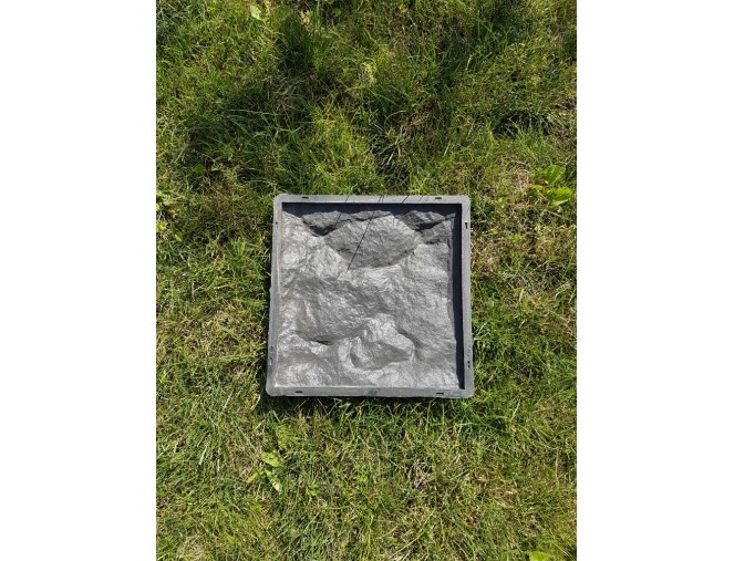 Forma “Skelta trinkelė 26×26”